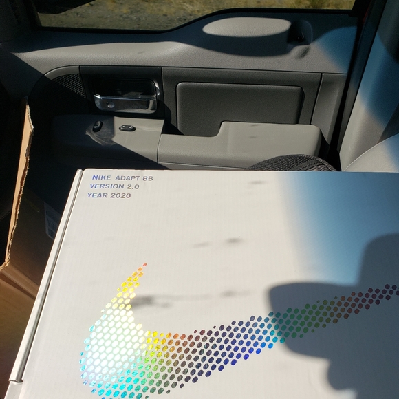 2020 Nike adapt BB self lacing basketball shoes - Picture 2 of 3